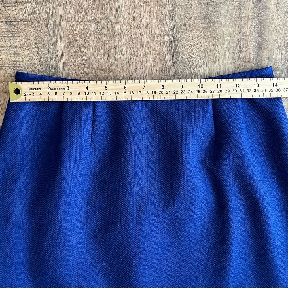 Le Suit Petite Royal Blue Ruffle Skirt Suit Size 4P - Picture 9 of 12